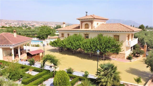 9 camera da letto Finca/Casa di Campagna in vendita in Baza - 477.000 € (Rif: 9789647)