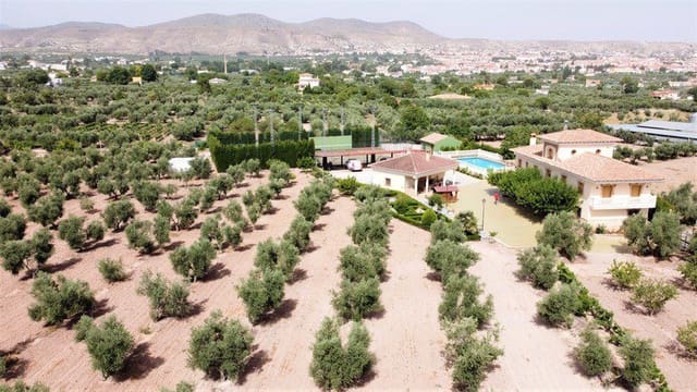 9 camera da letto Finca/Casa di Campagna in vendita in Baza - 477.000 € (Rif: 9789647)