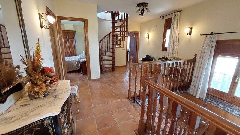 9 camera da letto Finca/Casa di Campagna in vendita in Baza - 477.000 € (Rif: 9789647)
