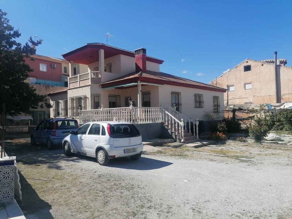 5 soveværelse Erhverv til salg i Baza med swimmingpool - € 360.000 (Ref: 9810886)