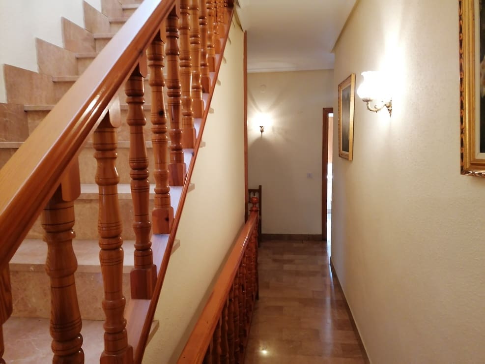 5 Zimmer Haus zu verkaufen in Baza mit Pool - 360.000 € (Ref: 9810886)