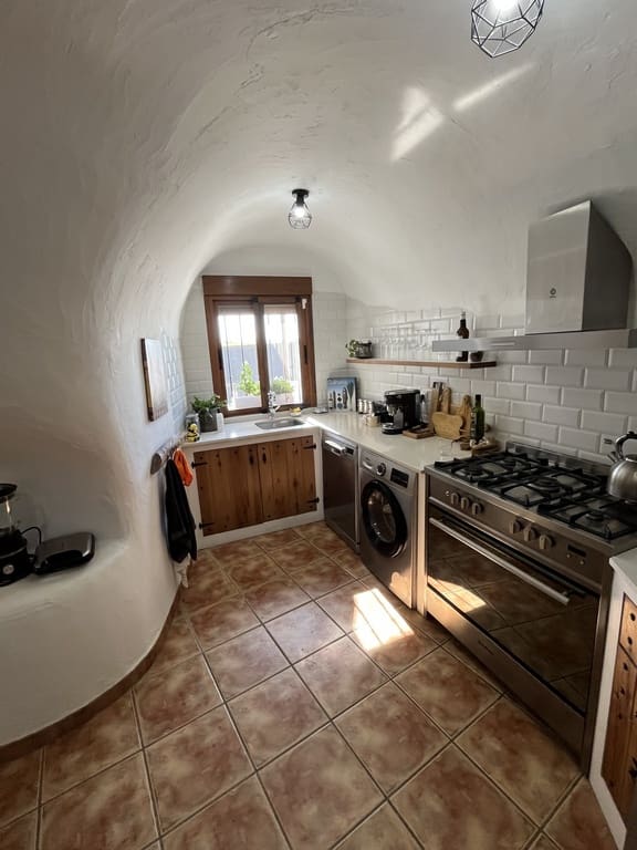 3 bedroom Cave House for sale in Fontanar with pool - € 148,000 (Ref: 9838255)