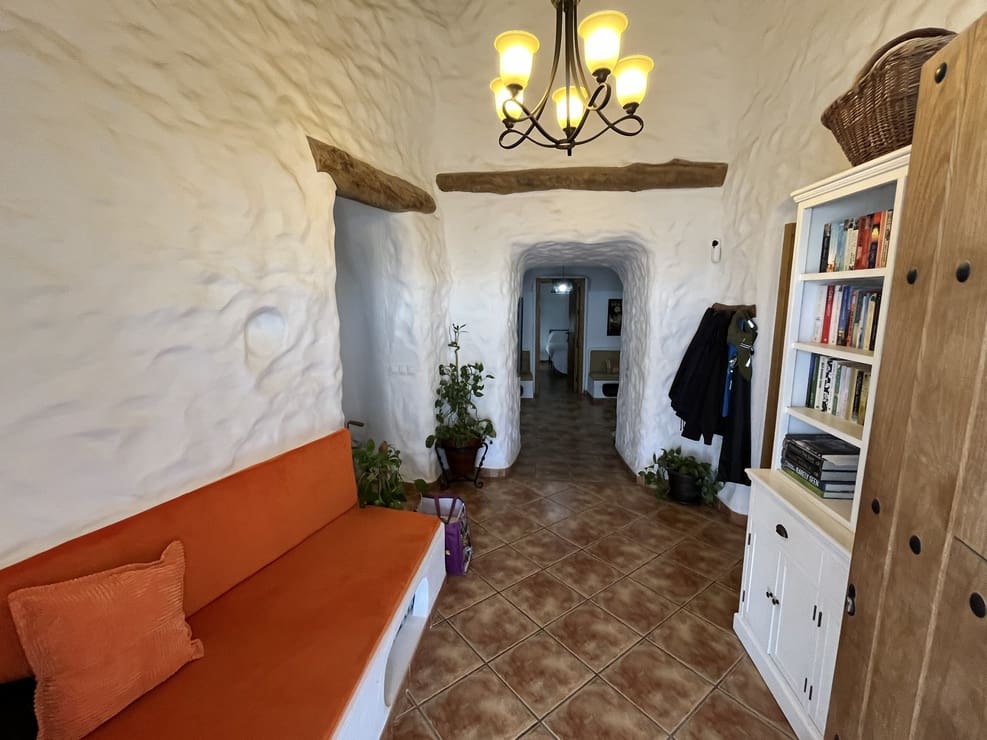 3 bedroom Cave House for sale in Fontanar with pool - € 148,000 (Ref: 9838255)