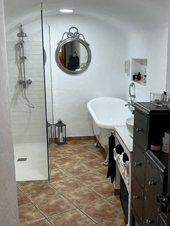 3 bedroom Cave House for sale in Fontanar with pool - € 148,000 (Ref: 9838255)