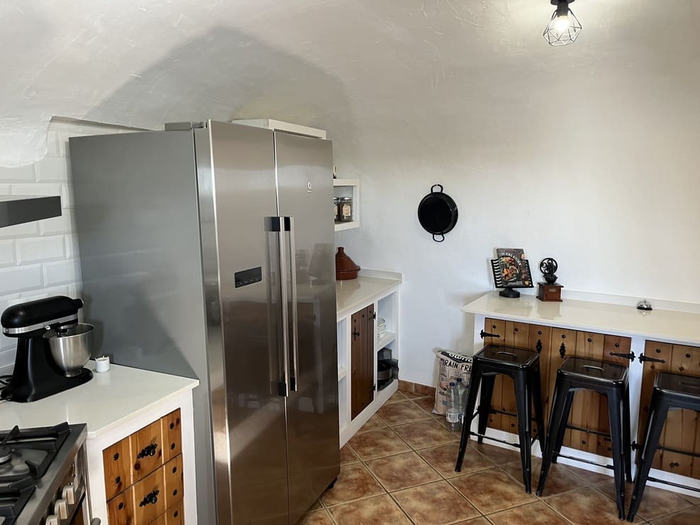 3 bedroom Cave House for sale in Fontanar with pool - € 148,000 (Ref: 9838255)