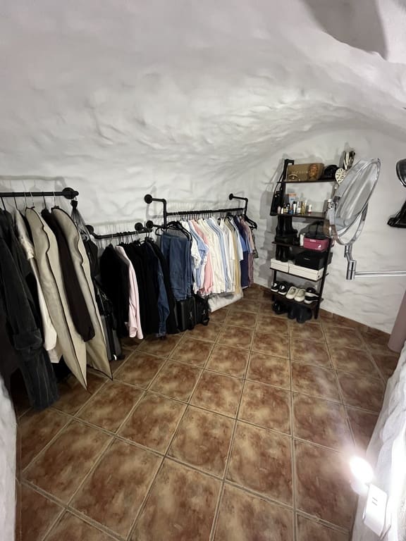 3 bedroom Cave House for sale in Fontanar with pool - € 148,000 (Ref: 9838255)