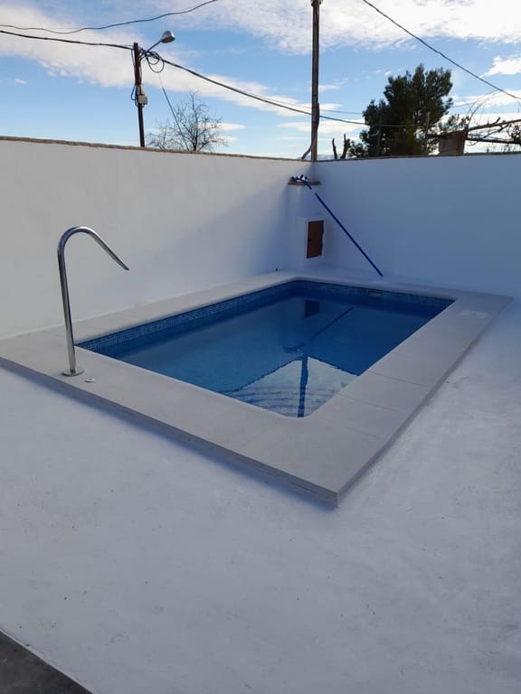 3 bedroom Cave House for sale in Fontanar with pool - € 148,000 (Ref: 9838255)