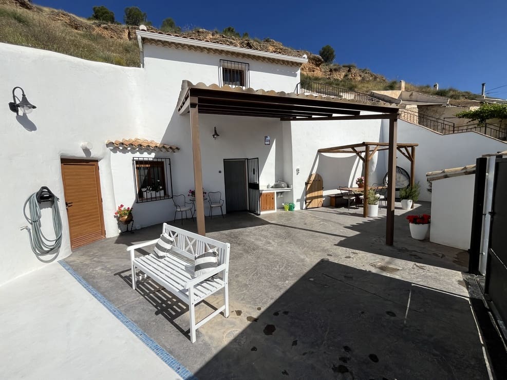 3 bedroom Cave House for sale in Fontanar with pool - € 148,000 (Ref: 9838255)
