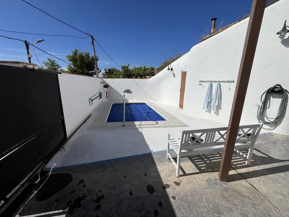 3 bedroom Cave House for sale in Fontanar with pool - € 148,000 (Ref: 9838255)