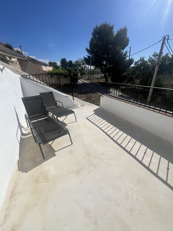 3 bedroom Cave House for sale in Fontanar with pool garage - € 148,000 (Ref: 9838255)