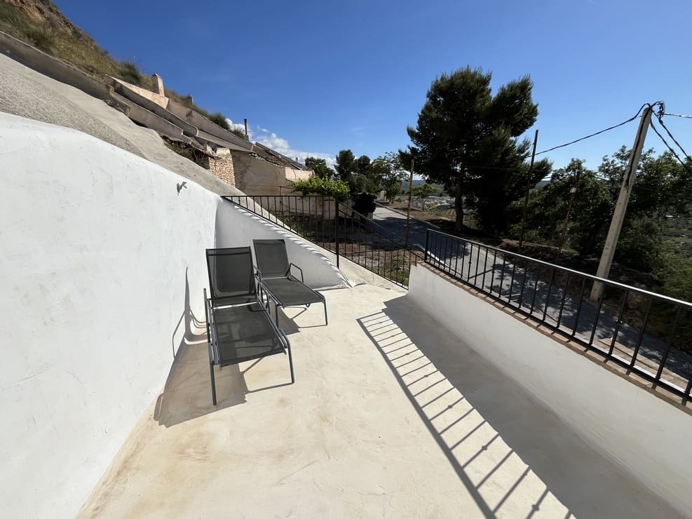 3 bedroom Cave House for sale in Fontanar with pool garage - € 148,000 (Ref: 9838255)
