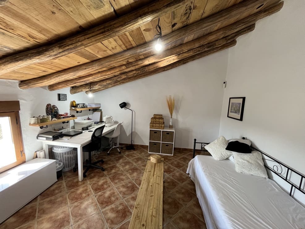 3 bedroom Cave House for sale in Fontanar with pool garage - € 148,000 (Ref: 9838255)