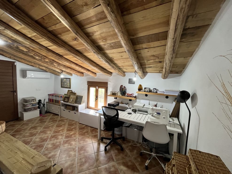 3 bedroom Cave House for sale in Fontanar with pool garage - € 148,000 (Ref: 9838255)