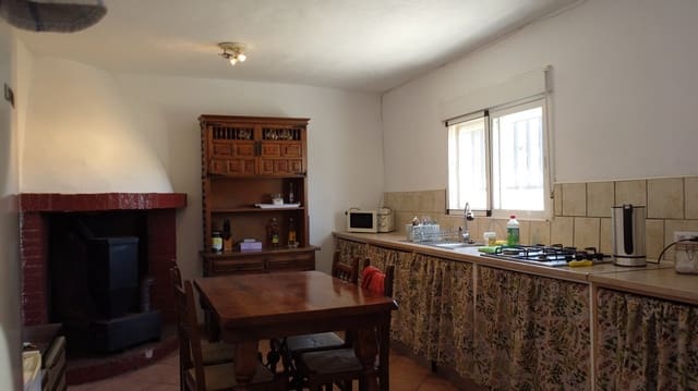 4 slaapkamer Grotwoning te koop in Caniles met garage - € 75.000 (Ref: 9860590)