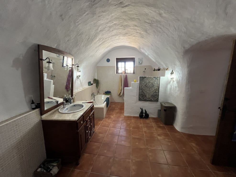 4 chambre Maison Troglodyte à vendre à Cullar avec garage - 175 000 € (Ref: 9860797)