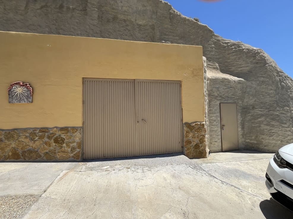 4 bedroom Cave House for sale in Cullar with garage - € 145,000 (Ref: 9860797)