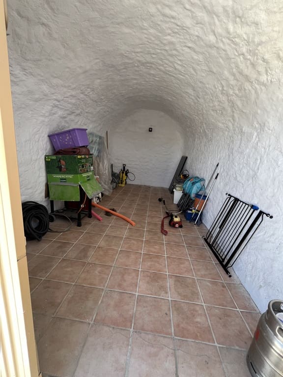 4 bedroom Cave House for sale in Cullar with garage - € 145,000 (Ref: 9860797)
