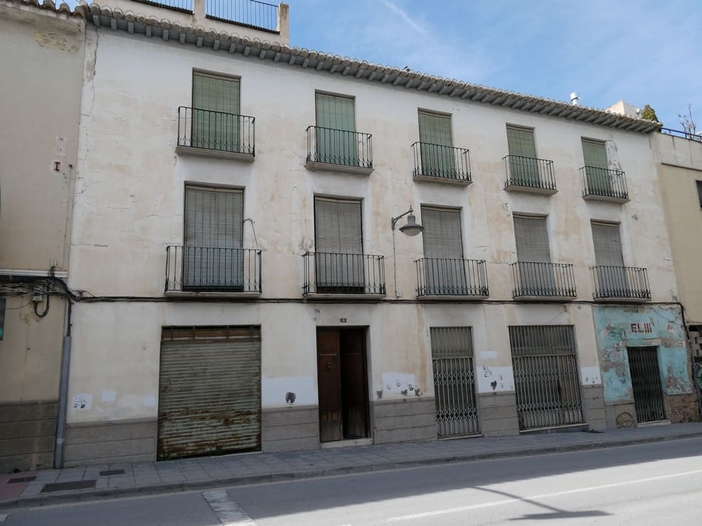 Casa en Baza en venta con garaje - 160.000 € (Ref: 9897237)
