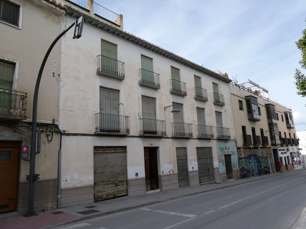 Casa en Baza en venta con garaje - 160.000 € (Ref: 9897237)