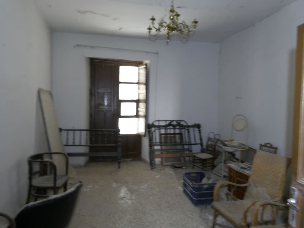 Casa en Baza en venta con garaje - 160.000 € (Ref: 9897237)
