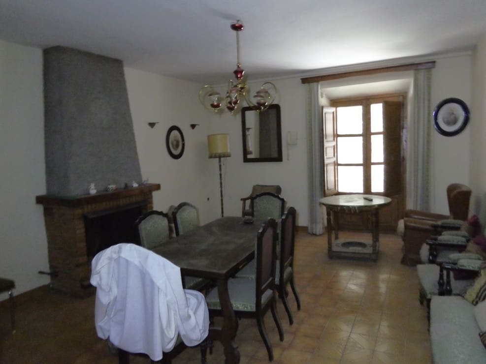 Casa en Baza en venta con garaje - 160.000 € (Ref: 9897237)