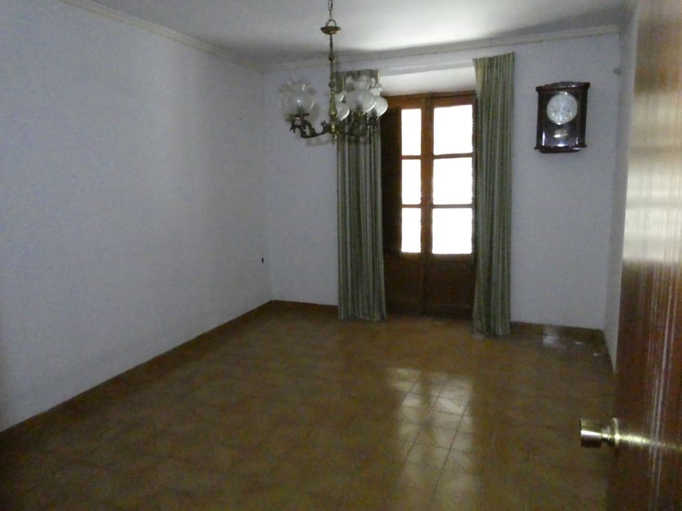 Casa en Baza en venta con garaje - 160.000 € (Ref: 9897237)