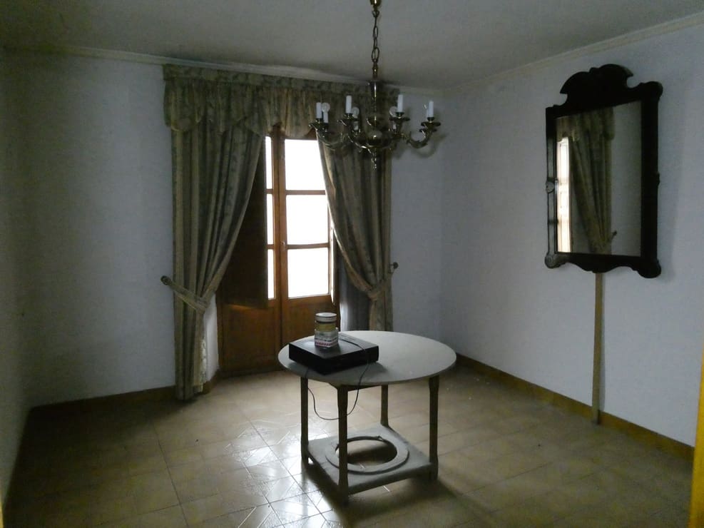 Casa en Baza en venta con garaje - 160.000 € (Ref: 9897237)
