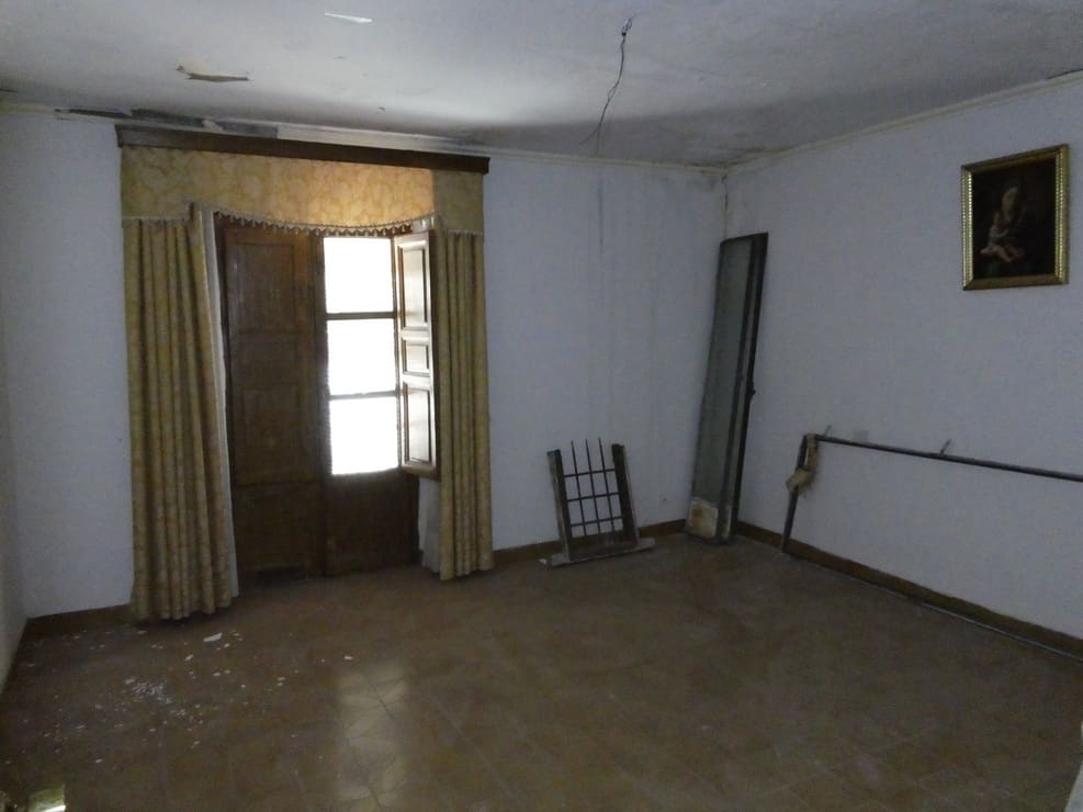 Casa en Baza en venta con garaje - 160.000 € (Ref: 9897237)