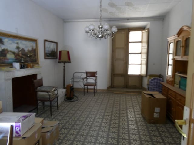 Casa en Baza en venta con garaje - 160.000 € (Ref: 9897237)