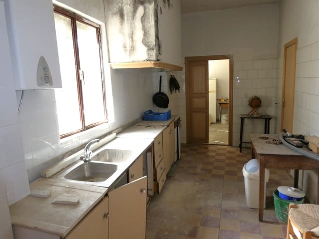 Casa en Baza en venta con garaje - 160.000 € (Ref: 9897237)