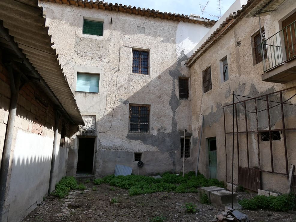 Casa en Baza en venta con garaje - 160.000 € (Ref: 9897237)
