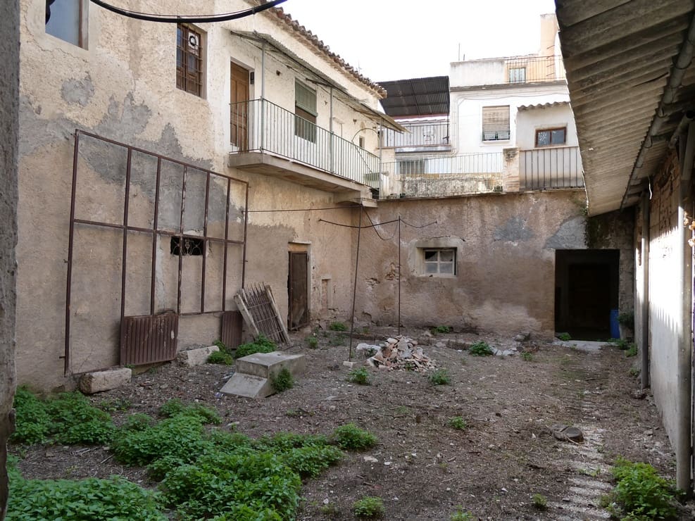 Casa en Baza en venta con garaje - 160.000 € (Ref: 9897237)