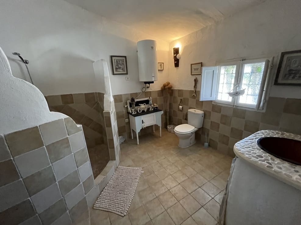 6 bedroom Commercial for sale in La Alqueria - € 205,000 (Ref: 9908780)