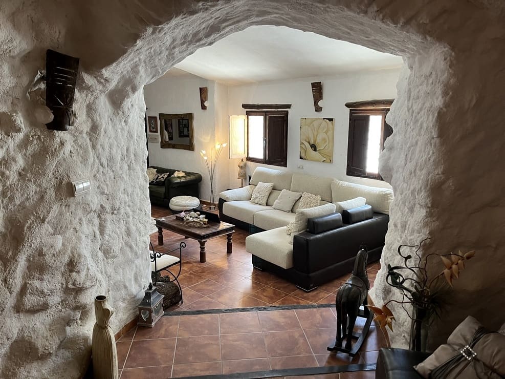 6 bedroom Commercial for sale in La Alqueria - € 205,000 (Ref: 9908780)