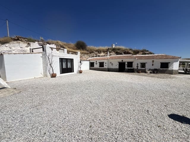 6 bedroom Commercial for sale in La Alqueria, Galera - € 205,000 (Ref: 9908780)