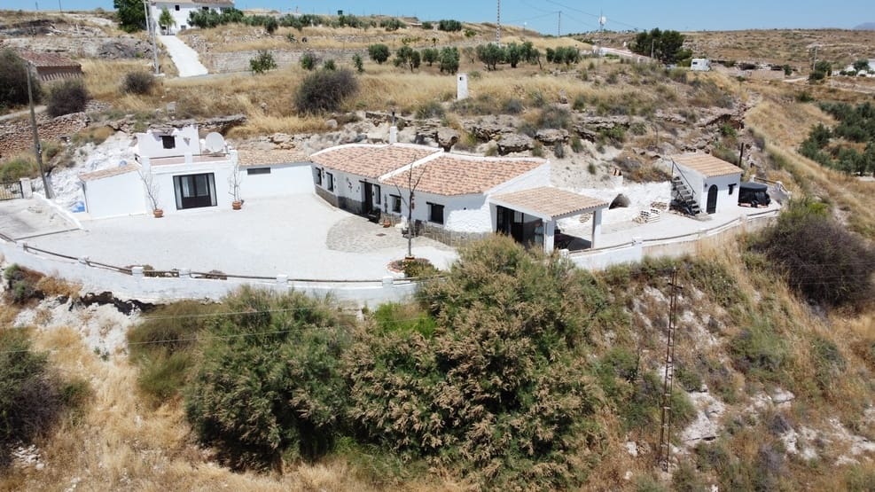 6 bedroom Commercial for sale in La Alqueria - € 205,000 (Ref: 9908780)