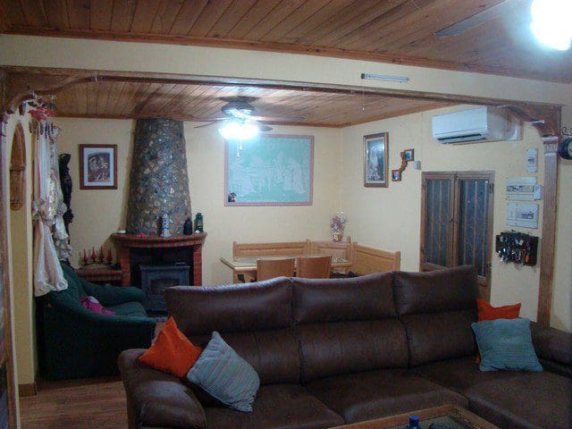 6 bedroom Finca/Country House for sale in Gor with pool - € 425,000 (Ref: 9911532)