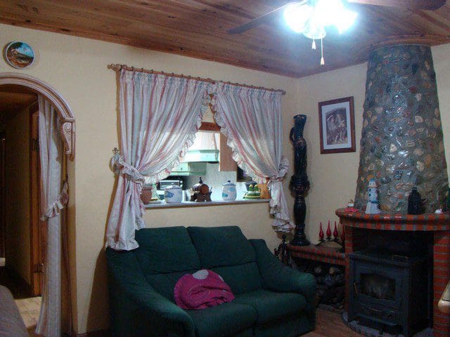 6 bedroom Finca/Country House for sale in Gor with pool - € 425,000 (Ref: 9911532)