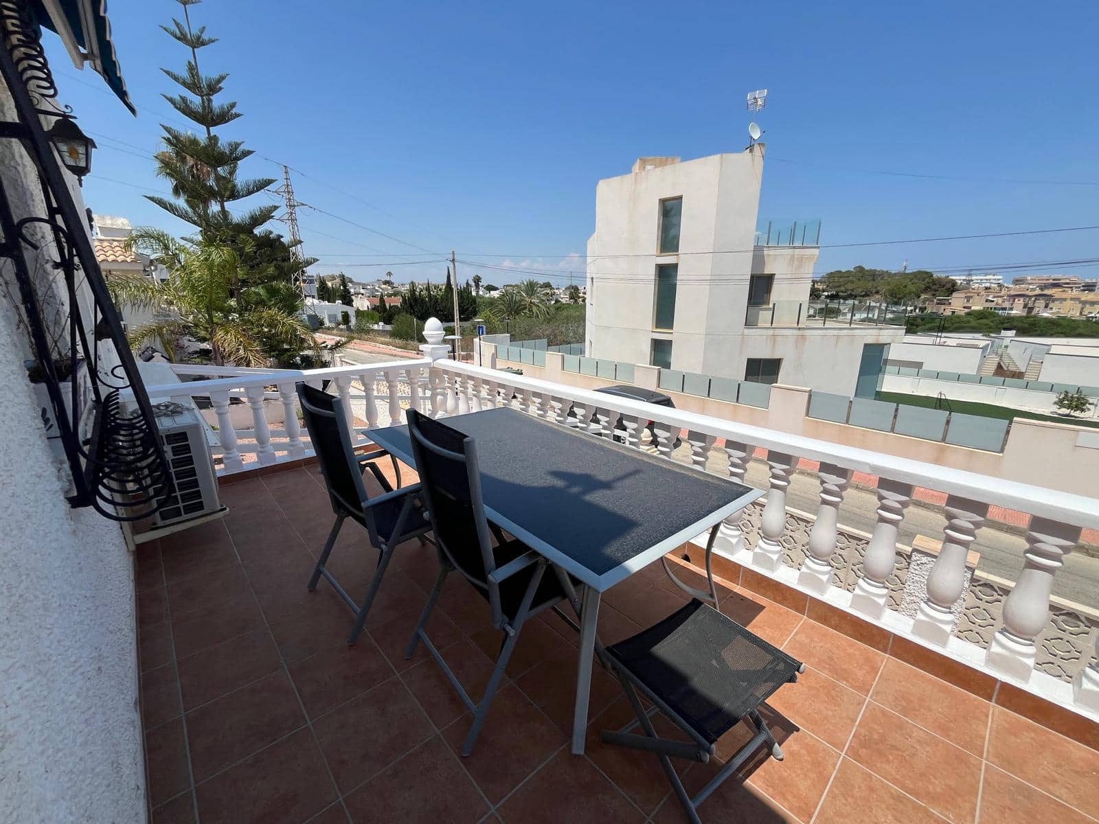 3 soveværelse Villa til salg i Blue Lagoon med swimmingpool garage - € 359.000 (Ref: 9101662)