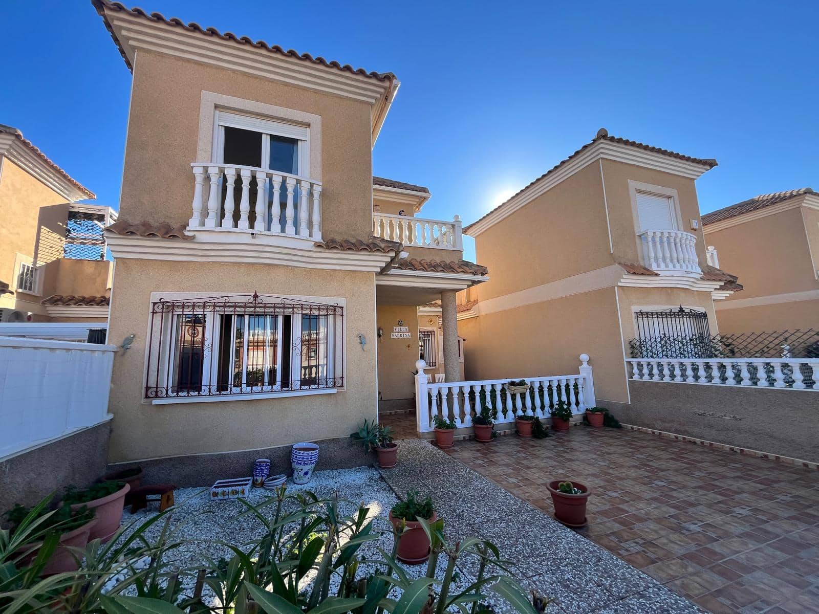 3 sypialnia Willa na sprzedaż w Playa Flamenca z basenem garażem - 237 000 € (Ref: 9628413)