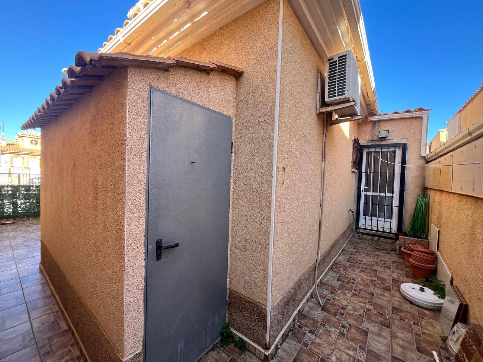 3 sypialnia Willa na sprzedaż w Playa Flamenca z basenem garażem - 237 000 € (Ref: 9628413)