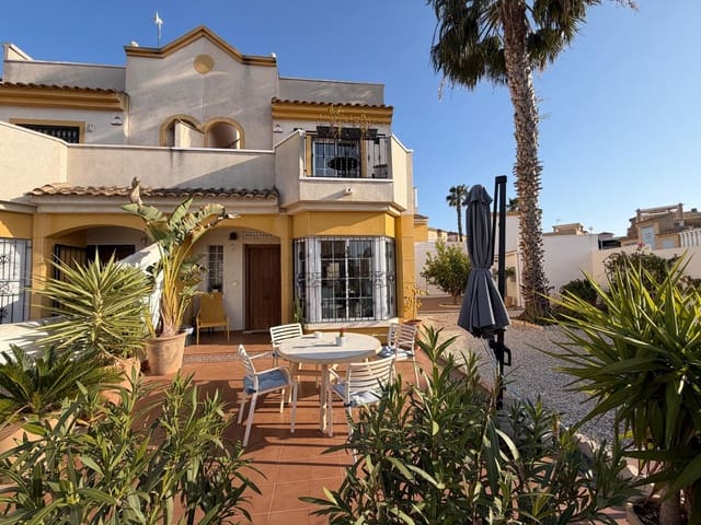 3 soverom Rekkehus til salgs i El Chaparral - La Siesta - La Torreta, Torrevieja med svømmebasseng garasje - € 227 000 (Ref: 9737203)