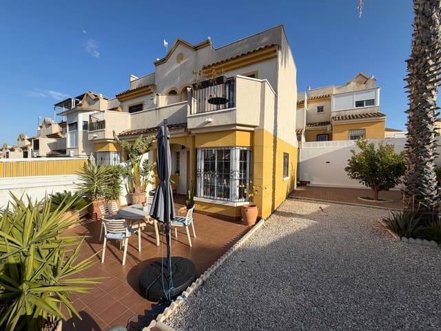 3 soverom Rekkehus til salgs i El Chaparral - La Siesta - La Torreta, Torrevieja med svømmebasseng garasje - € 227 000 (Ref: 9737203)