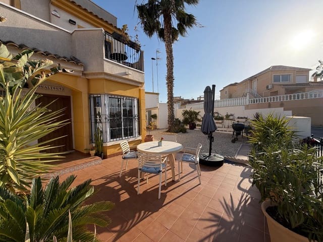 3 soverom Rekkehus til salgs i El Chaparral - La Siesta - La Torreta, Torrevieja med svømmebasseng garasje - € 227 000 (Ref: 9737203)