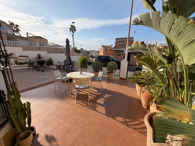3 soverom Rekkehus til salgs i El Chaparral - La Siesta - La Torreta, Torrevieja med svømmebasseng garasje - € 227 000 (Ref: 9737203)