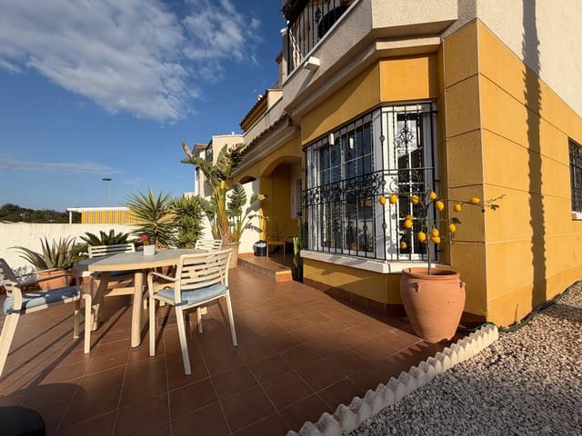 3 soverom Rekkehus til salgs i El Chaparral - La Siesta - La Torreta, Torrevieja med svømmebasseng garasje - € 227 000 (Ref: 9737203)