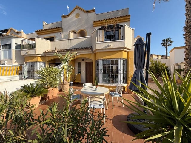 3 soverom Rekkehus til salgs i El Chaparral - La Siesta - La Torreta, Torrevieja med svømmebasseng garasje - € 227 000 (Ref: 9737203)