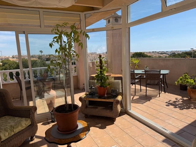 2 makuuhuone Kattohuoneisto myytävänä paikassa Playa Flamenca, Orihuela mukana uima-altaan - 319 900 € (Ref: 9789769)