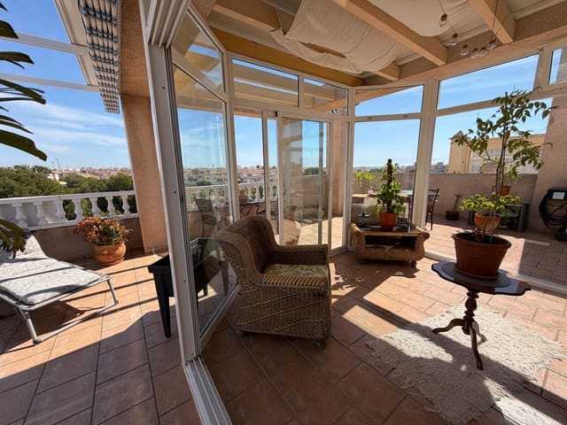 2 makuuhuone Kattohuoneisto myytävänä paikassa Playa Flamenca, Orihuela mukana uima-altaan - 319 900 € (Ref: 9789769)