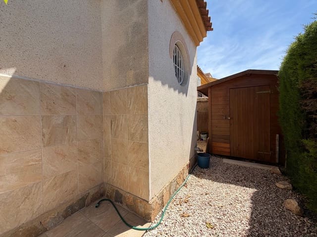 3 soveværelse Rækkehus til salg i Playa Flamenca, Orihuela med swimmingpool garage - € 209.000 (Ref: 9823204)